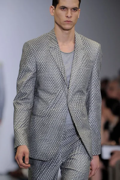 Look 35